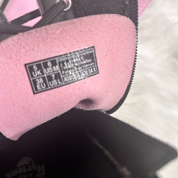 Doc Martins AirWait boots with bouncing soles - Picture 7 of 9